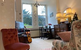 Kew Gardens View Cosy One Bedroom Flat Free Wifi